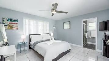 1 habitación, escritorio, tabla de planchar con plancha y wifi gratis