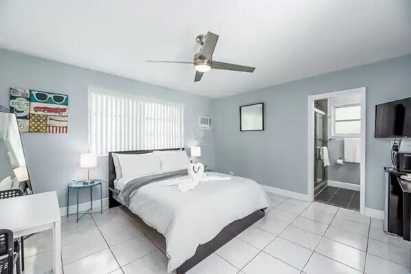 1 camera, una scrivania, ferro/asse da stiro, Wi-Fi gratuito