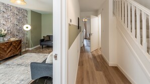 Interior - Spacious 5-Bedroom House in Nottingham (Nottingham)