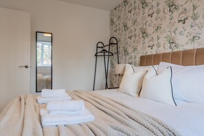 5 bedrooms, iron/ironing board, Internet, bed sheets - Spacious 5-Bedroom House in Nottingham (Nottingham)