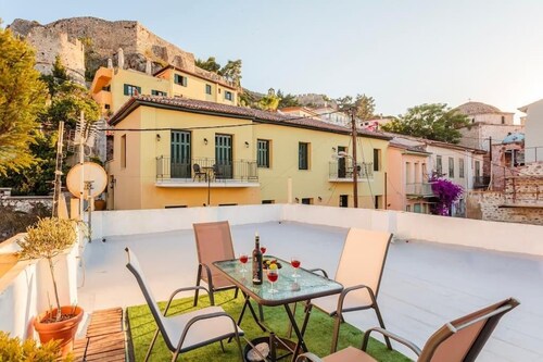 Nafplia Guesthouse 1