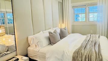 1 bedroom, in-room safe, WiFi (free), bed sheets
