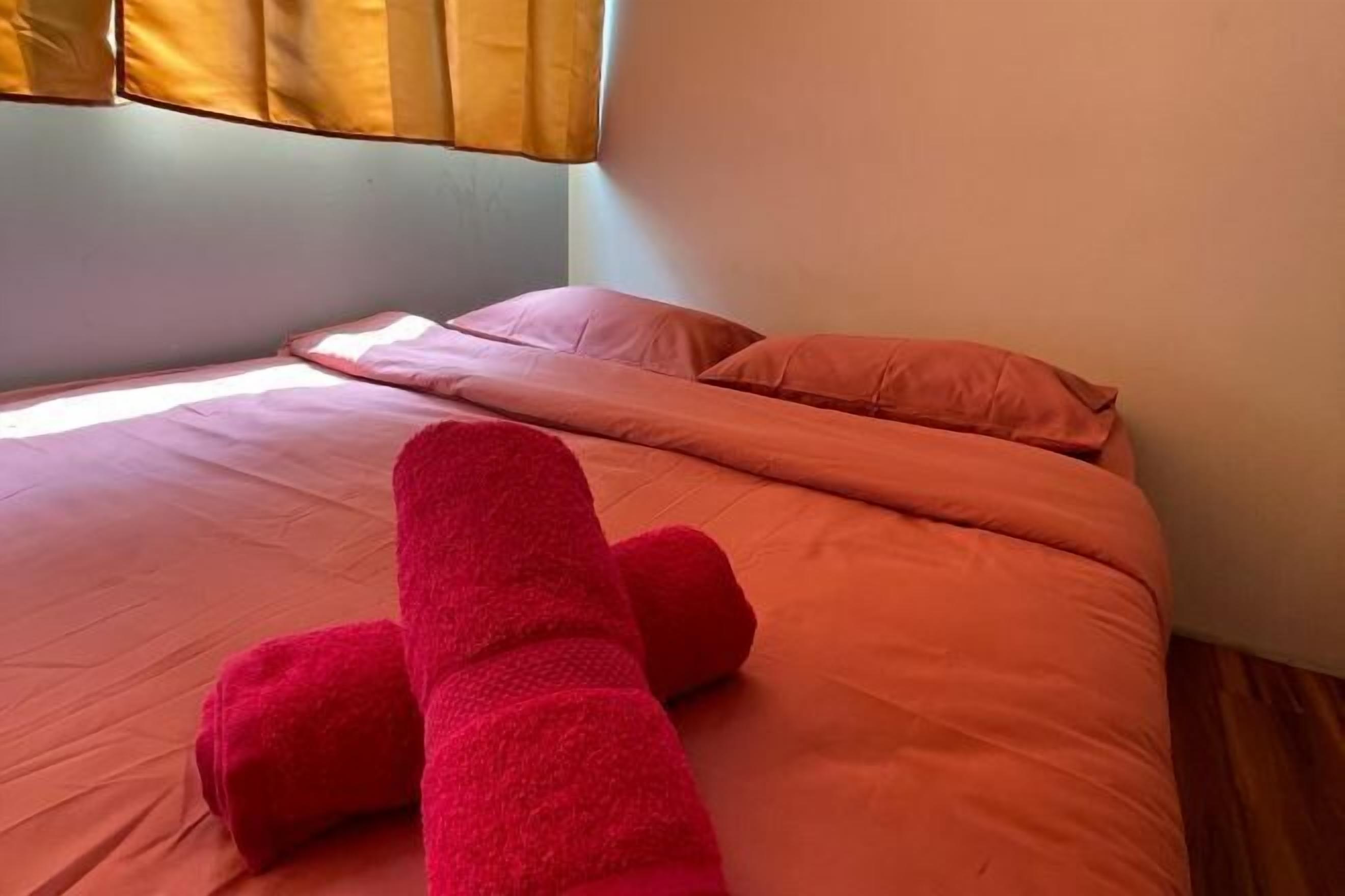 Soundproofing, free WiFi, bed sheets