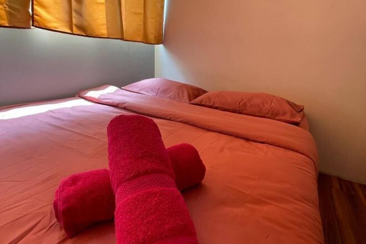 Sistema de insonorización, wifi gratis y ropa de cama