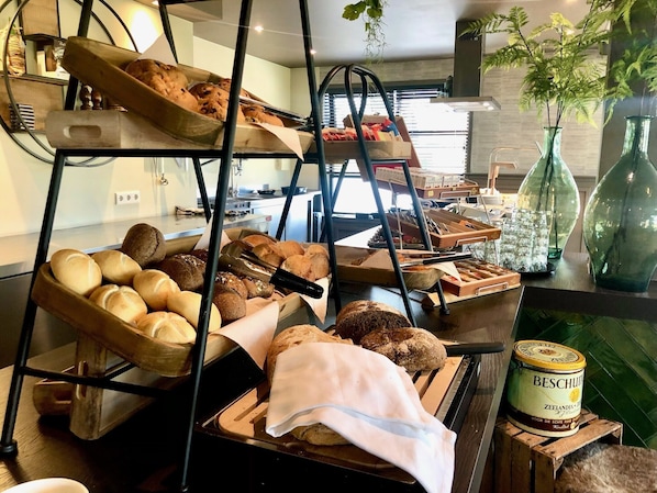 Daily buffet breakfast (EUR 20 per person)