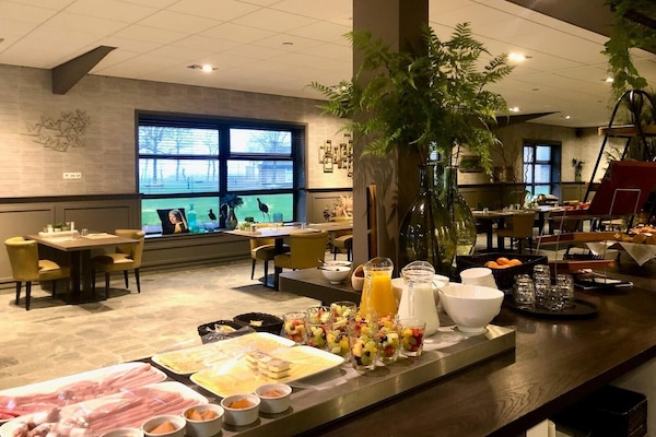 Daily buffet breakfast (EUR 20 per person)