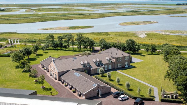 Front of property - Hof van Alexander - Boutique Hotel (Kerkwerve)