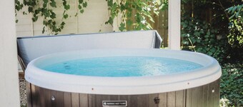 Cozy Nook by Lake MI&Dunes with Private Hot Tub!