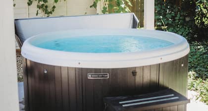 Cozy Nook by Lake MI&Dunes with Private Hot Tub!