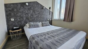 Doppelzimmer | Schreibtisch, kostenloses WLAN