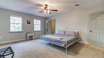 3 slaapkamers, een bureau, een strijkplank/strijkijzer, gratis wifi