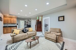 TV - Utopia Luxury Stay - Olympia (Olympia)