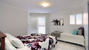 2 bedrooms, bed sheets