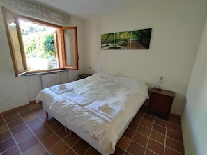 3 bedrooms, iron/ironing board, travel crib, free WiFi