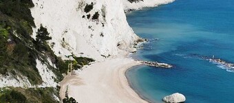 La Buganvilla: a cozy cottage with garden near the center of Sirolo