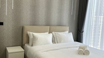 4 bedrooms, iron/ironing board, WiFi, bed sheets