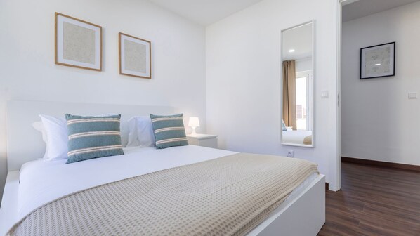 5 chambres, fer et planche à repasser, Wi-Fi gratuit, draps fournis