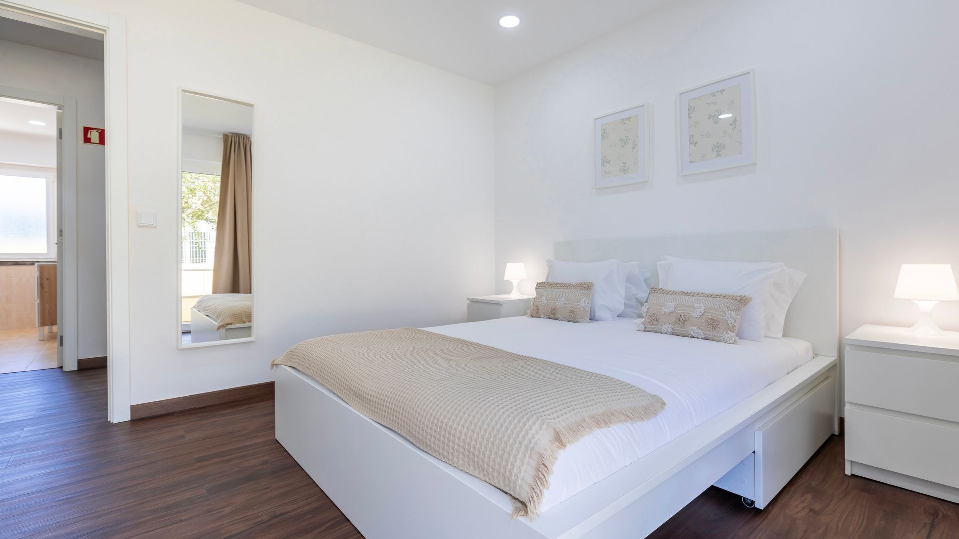 6 dormitorios, tabla de planchar con plancha, wifi gratis y ropa de cama