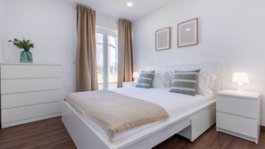 5 habitaciones, tabla de planchar con plancha y wifi gratis 