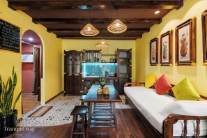 Dining - Old Quarter Art boutique Railview Apart 2bd Washer (Hoan Kiem)
