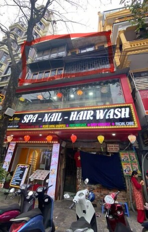 Exterior - Hoan Kiem Art Boutique Apart 2beds Balcony Netflix

 (Hoan Kiem)
