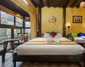 1 bedroom, desk, iron/ironing board, travel cot - Hoan Kiem Art Boutique Apart 2beds Balcony Netflix

 (Hoan Kiem)