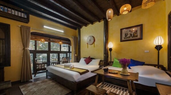 1 bedroom, desk, iron/ironing board, travel cot - Hoan Kiem Art Boutique Apart 2beds Balcony Netflix

 (Hoan Kiem)