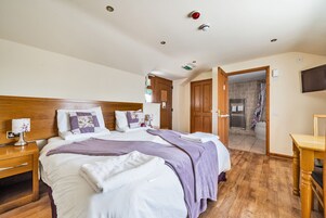 Comfort Double or Twin Room, Accessible, Ensuite | Desk, laptop workspace, blackout drapes, iron/ironing board