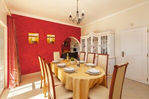 Dining - Villa Las Flores (Albufeira)