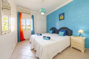 5 Schlafzimmer, Babybetten, Bettwäsche