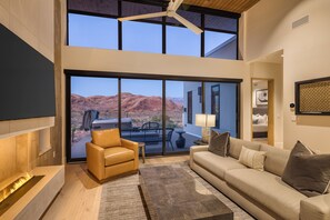 65-inch Smart TV with digital channels, Netflix, streaming services - Lionsback Resort (Moab)