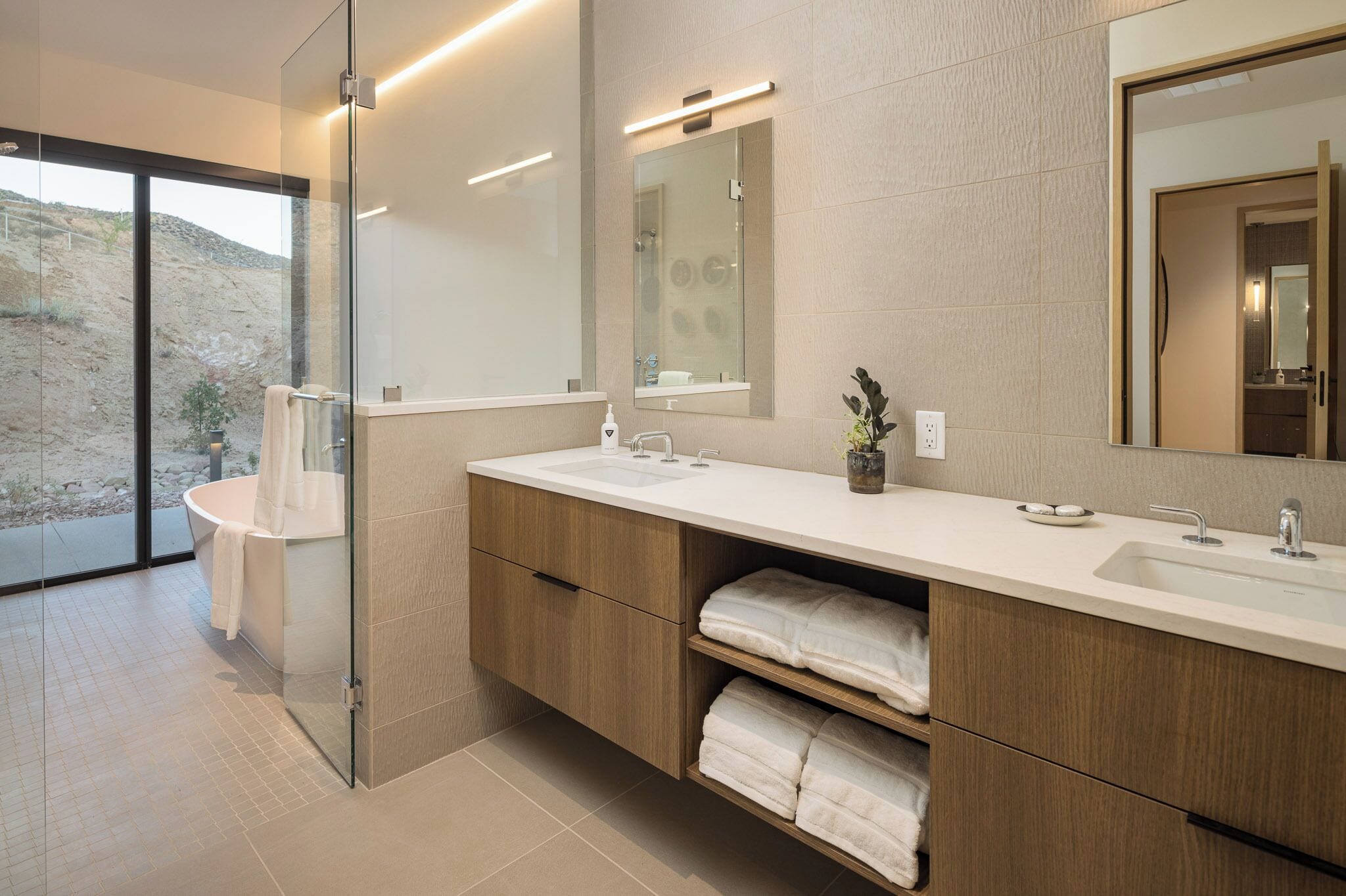 Mesa 3BR Luxury Home 2 King Beds and 1 Queen Bed | Bathroom | Deep soaking tub, designer toiletries, hair dryer, towels