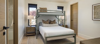 Lionsback Resort