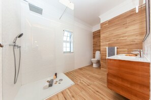 Shower, towels - Villa Peace (Silves)