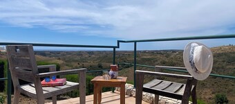 Casa Kokomo - 3 Bedroom Country Villa with Private Pool & Distant Sea Views