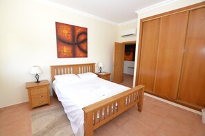 3 bedrooms, iron/ironing board, travel crib, free WiFi