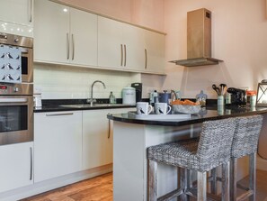 Dishwasher, cookware/dishes/utensils