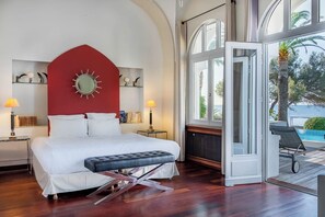 1 bedroom, WiFi, bed sheets - Maison Mauresque - "Shakespeare" Jacuzzi Suite (Saint-Raphaël)