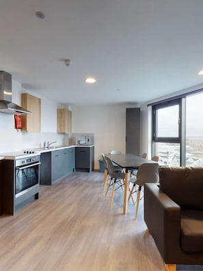 Apartment, 3 Bedrooms, Non Smoking | Private kitchen