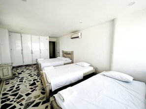 3 bedrooms, iron/ironing board, free WiFi