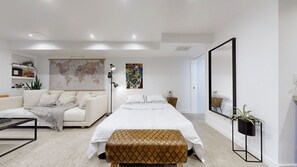 1 bedroom, iron/ironing board, WiFi, bed sheets