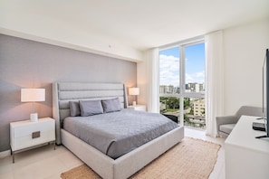 1 bedroom, iron/ironing board, travel cot, free WiFi - Luxury Condo on the Water, Steps to Beach (Fort Lauderdale)