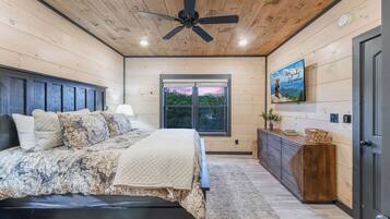 6 chambres, bureau, fer et planche Ă repasser, lit parapluie