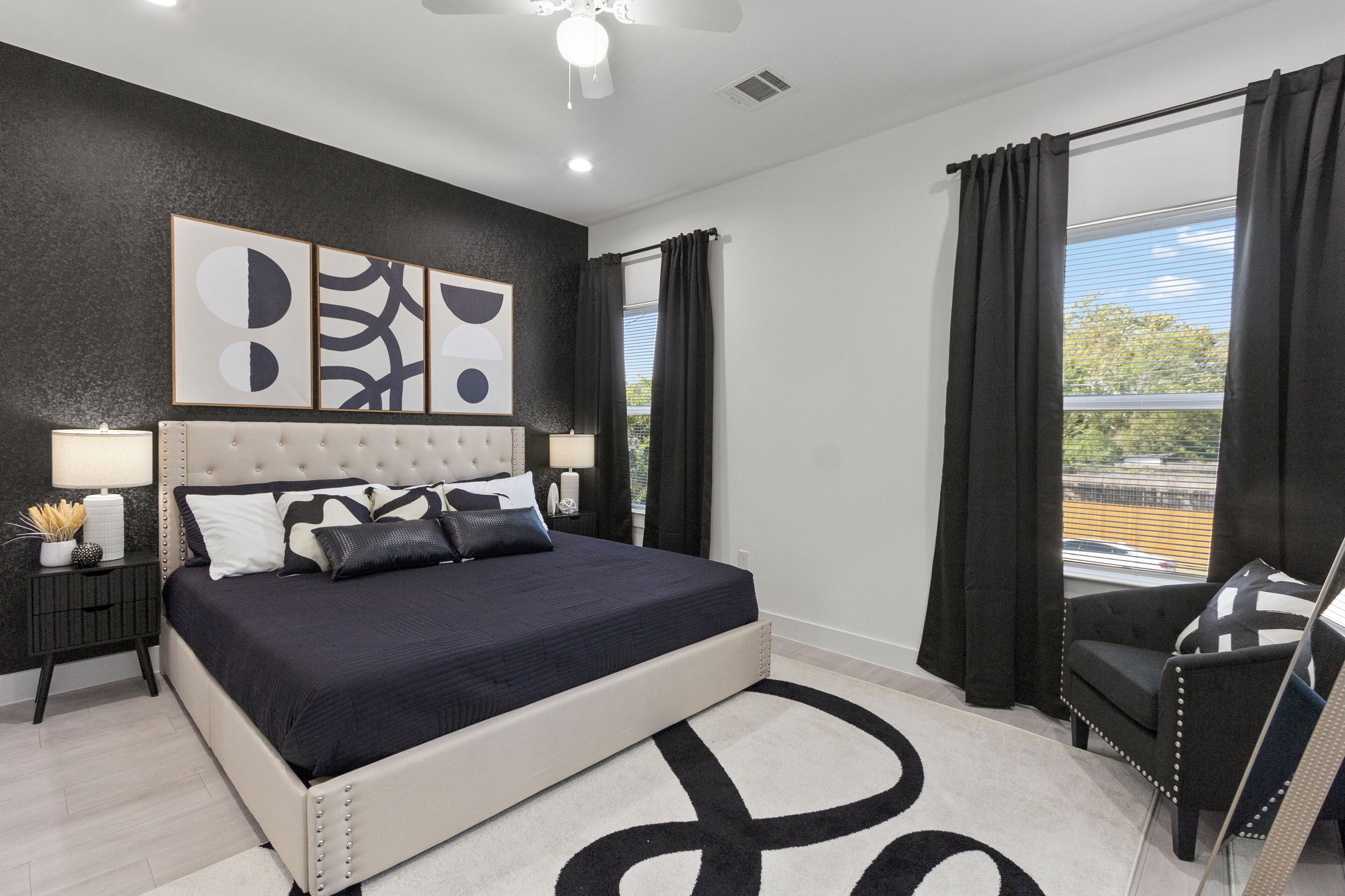 3 slaapkamers, een strijkplank/strijkijzer, gratis wifi, beddengoed