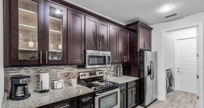 Luxurious Cape Coral Escape with Private Pool – Your Home Away from