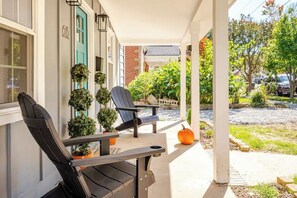 Terrace/patio - Downtown Greenway Getaway (Raleigh)