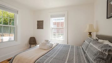 2 bedrooms, desk, iron/ironing board, travel crib