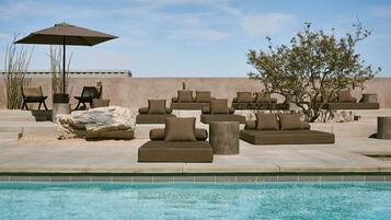 Outdoor pool, free pool cabanas