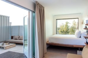 Desert King | Premium bedding, desk, laptop workspace, free WiFi