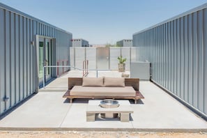 Mountain View King with Outdoor Tub Accessible | Terrasse/Patio
